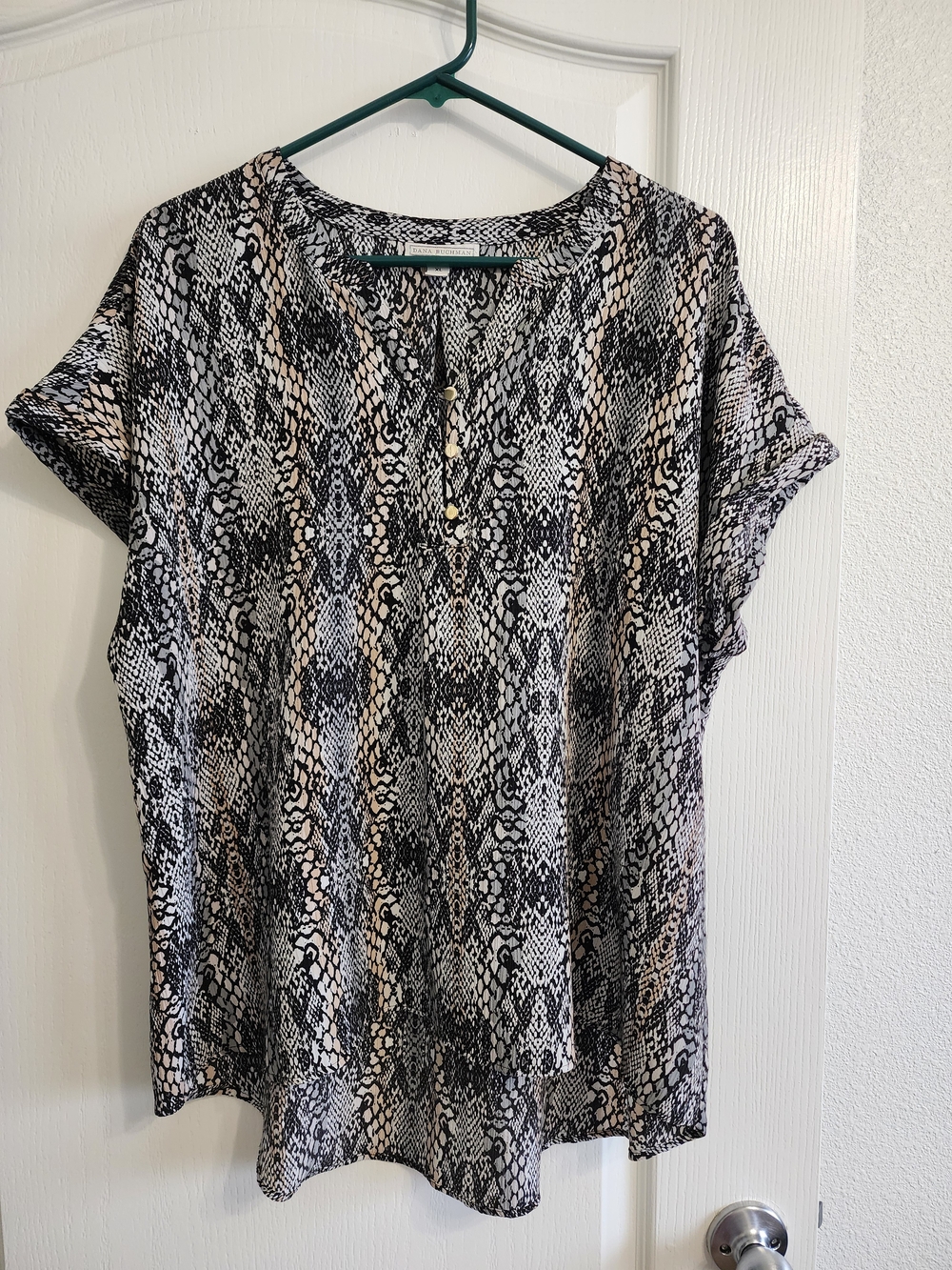 Dana Buchman Black and Cream Snake Print Short Sleeve Tunic